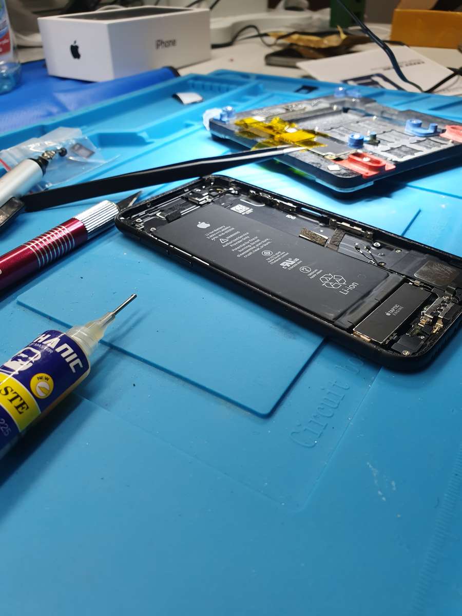 8 RIPARAZIONE SMARTPHONE CHIP LEVEL